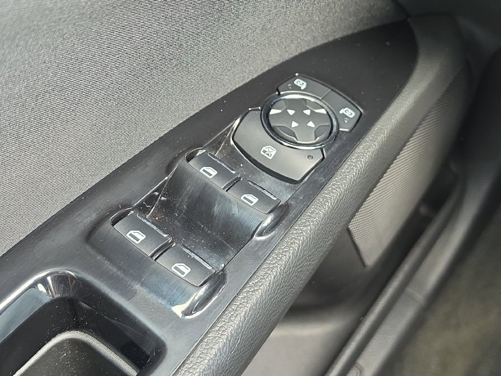 Used 2013 Ford Fusion SE FWD image 20