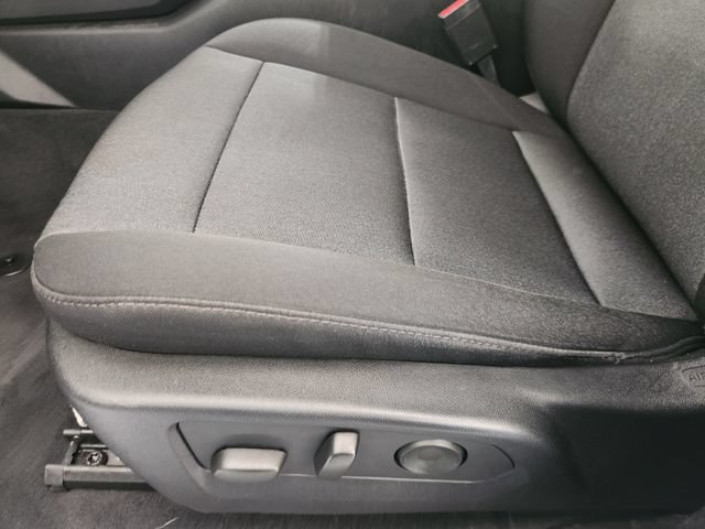 Used 2024 Chevrolet Colorado W/T w/ WT Convenience Package II RWD image 24