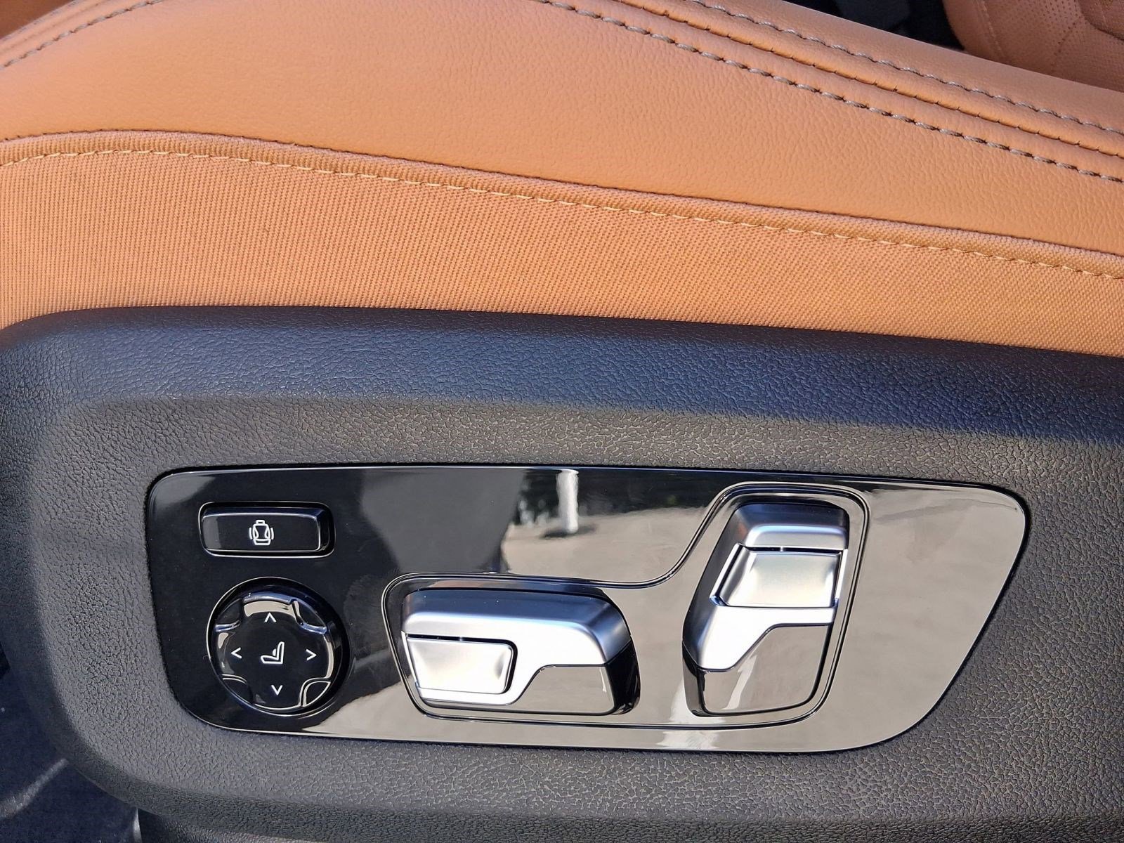 New 2026 BMW X5 M60i image 12