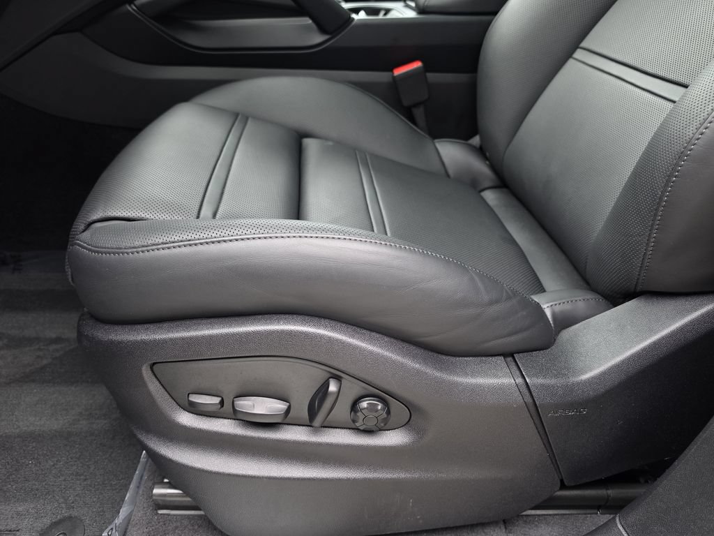 Certified 2026 Porsche Cayenne S AWD/4WD image 11