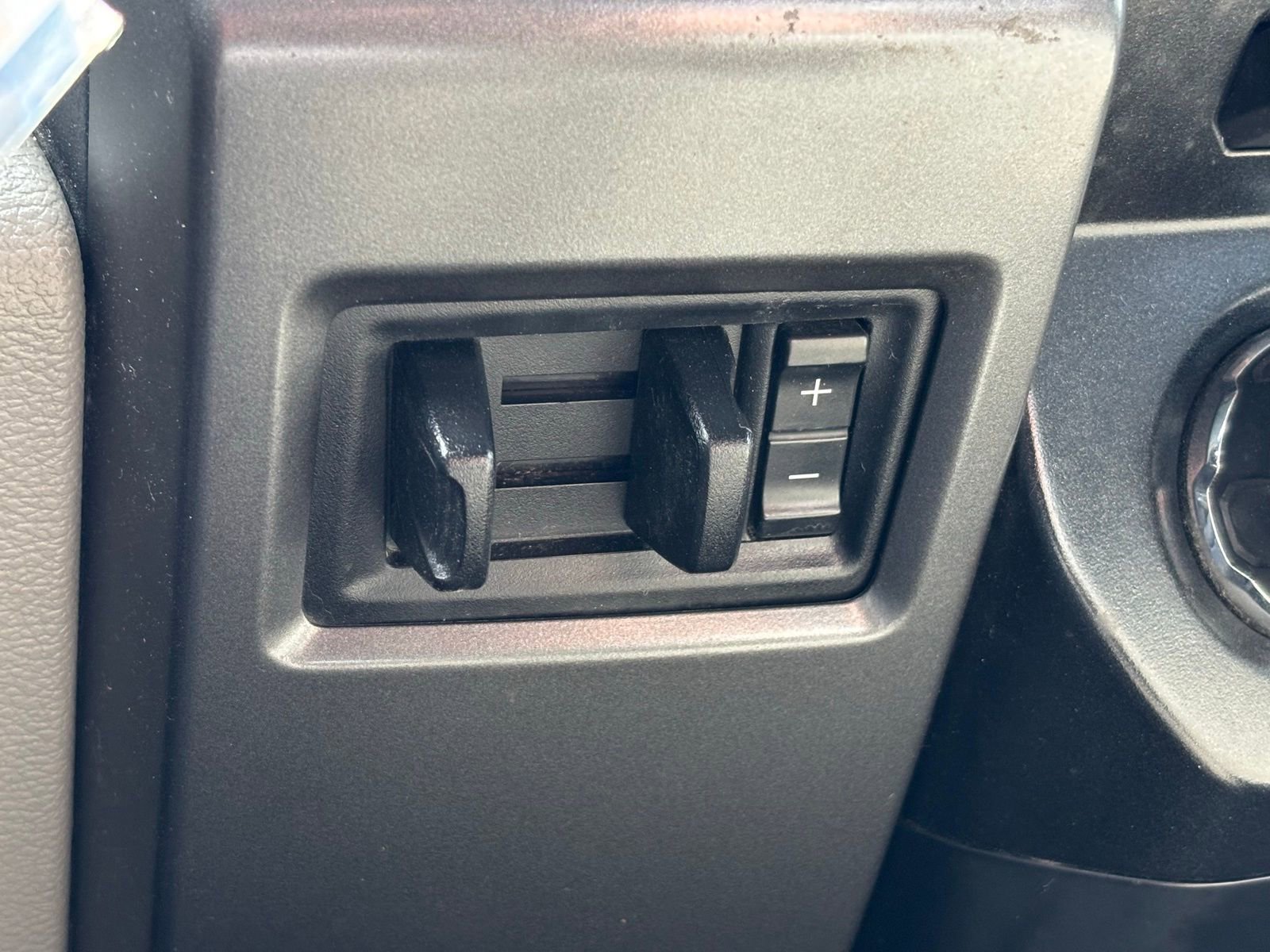 Used 2017 Ford F250 XLT w/ XLT Value Package image 24