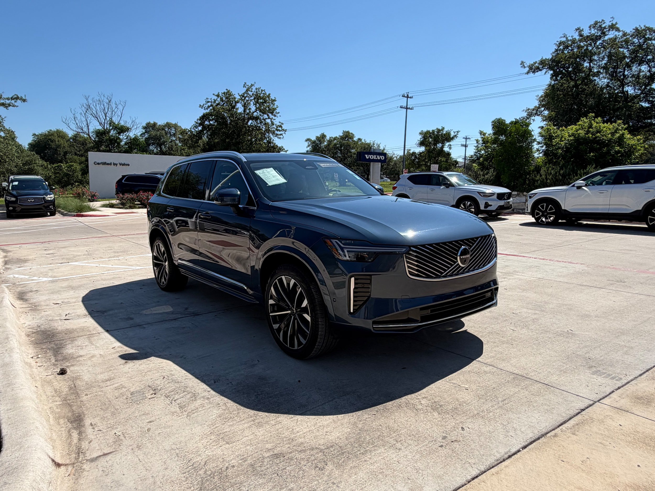 Certified 2025 Volvo XC90 B6 Plus AWD/4WD image 7