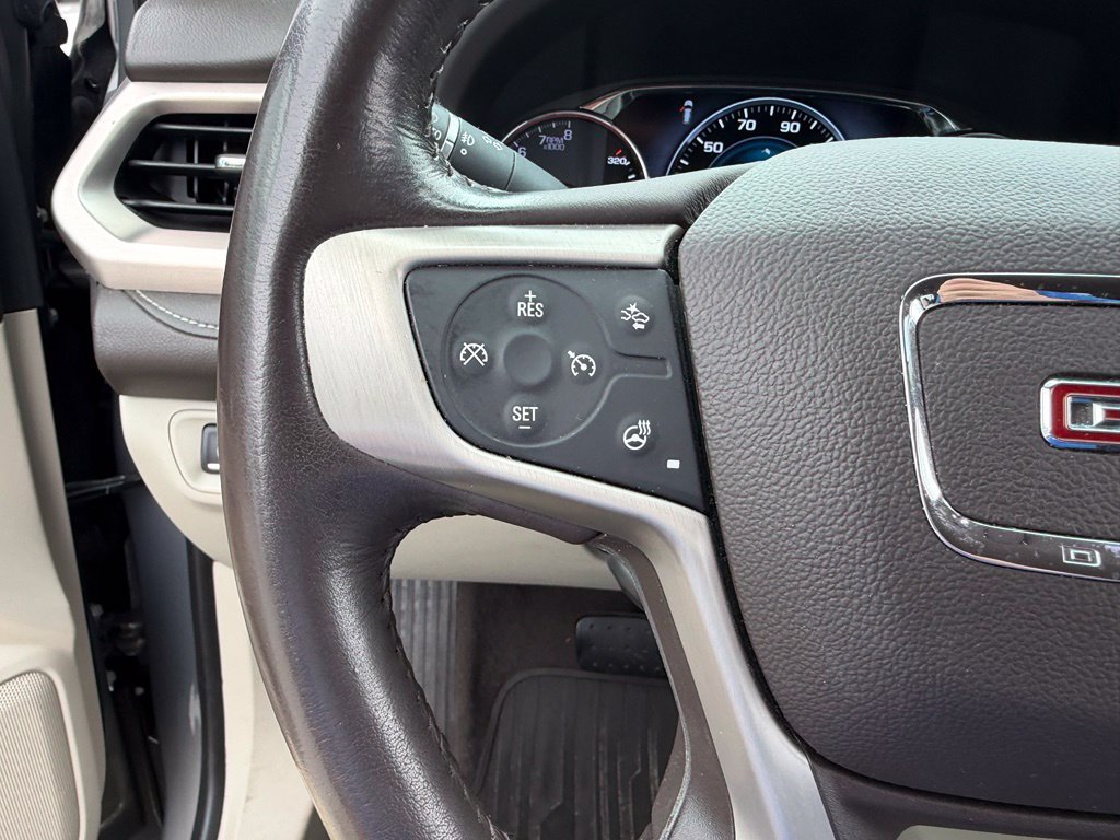Used 2019 GMC Acadia Denali w/ Technology Package FWD image 23
