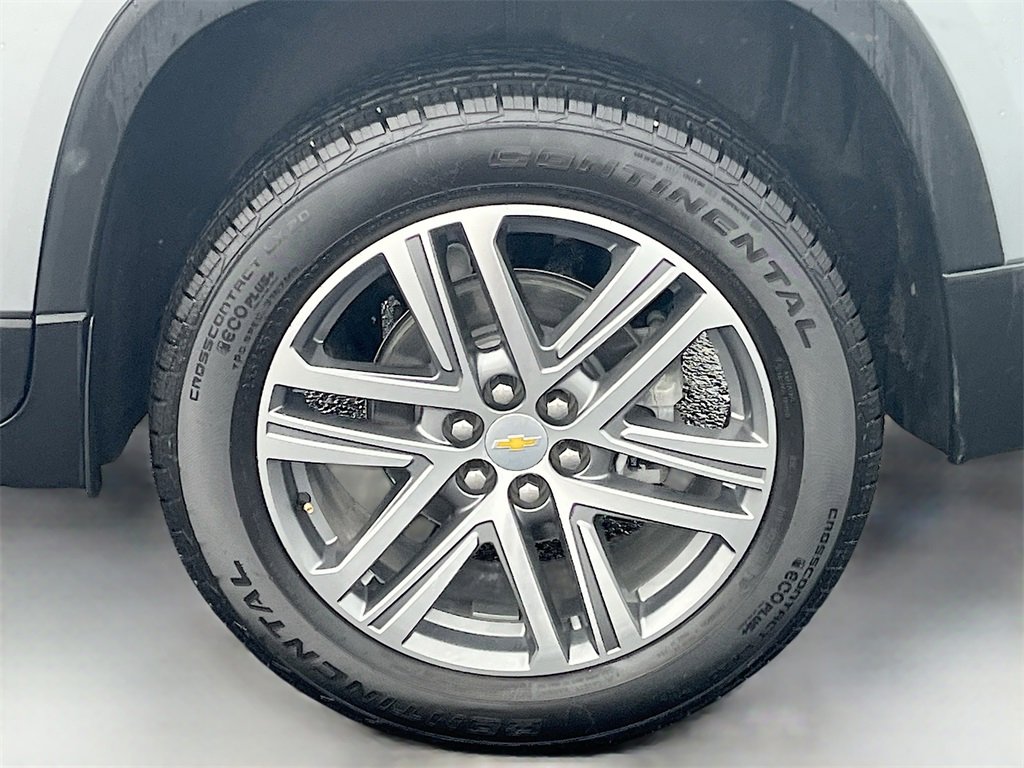 Used 2023 Chevrolet Traverse RS image 33