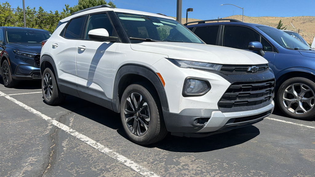 Used 2021 Chevrolet TrailBlazer LT AWD/4WD image 1