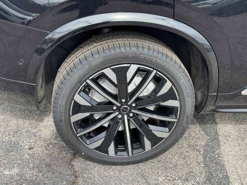 New 2026 Volvo XC90 T8 Plus w/ Protection Package Premier AWD/4WD image 4