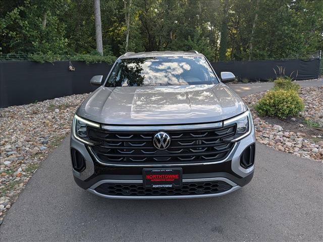 Certified 2024 Volkswagen Atlas Cross Sport SE AWD/4WD image 8