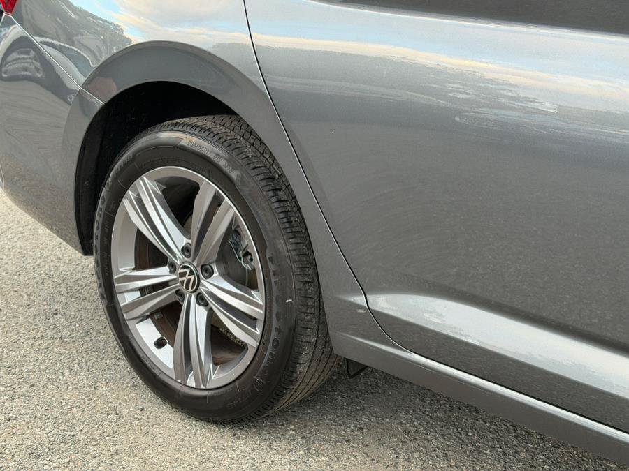 Used 2024 Volkswagen Jetta SE FWD image 43