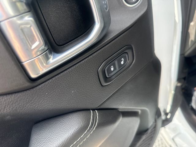 Used 2022 Jeep Wrangler Unlimited Sahara w/ Cold Weather Group image 10