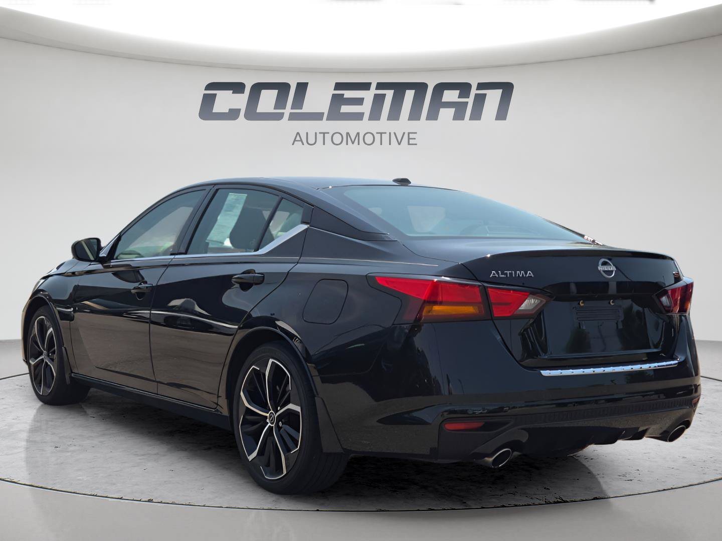 Used 2023 Nissan Altima 2.5 SR FWD image 44