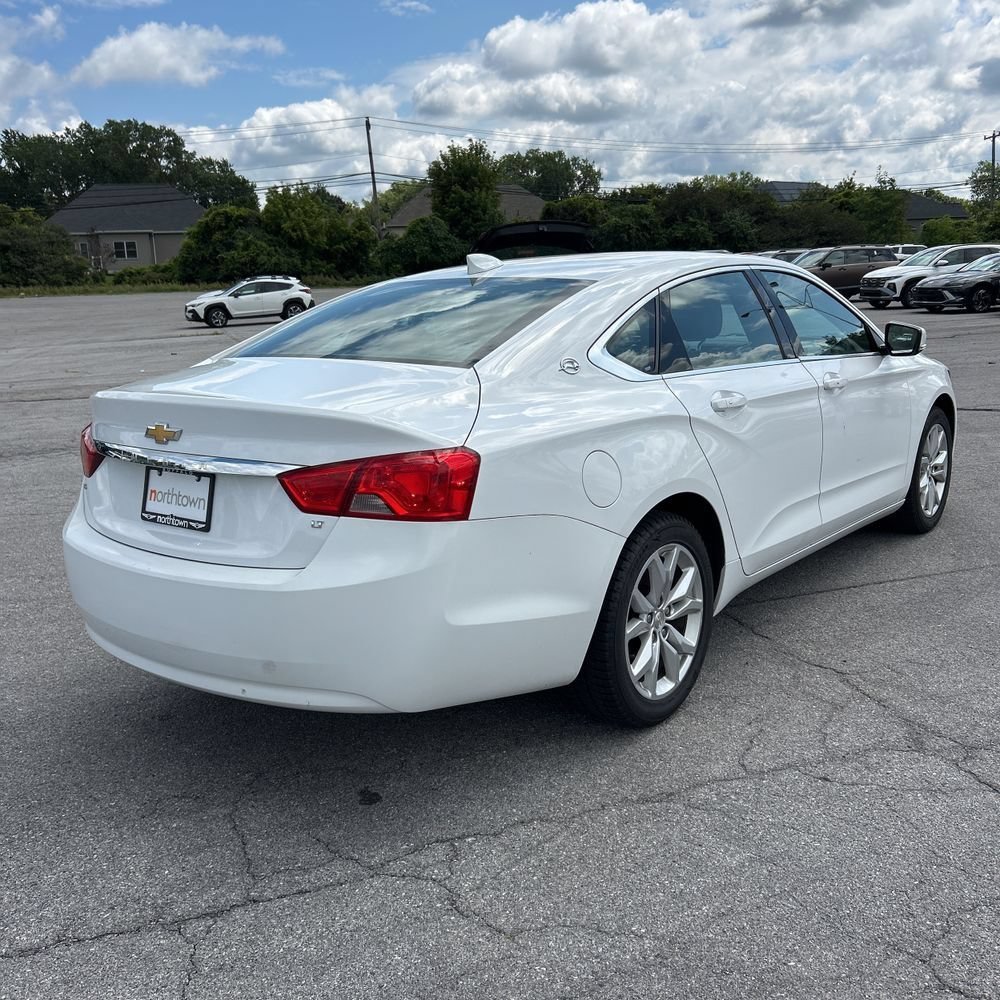 Used 2018 Chevrolet Impala LT FWD image 3