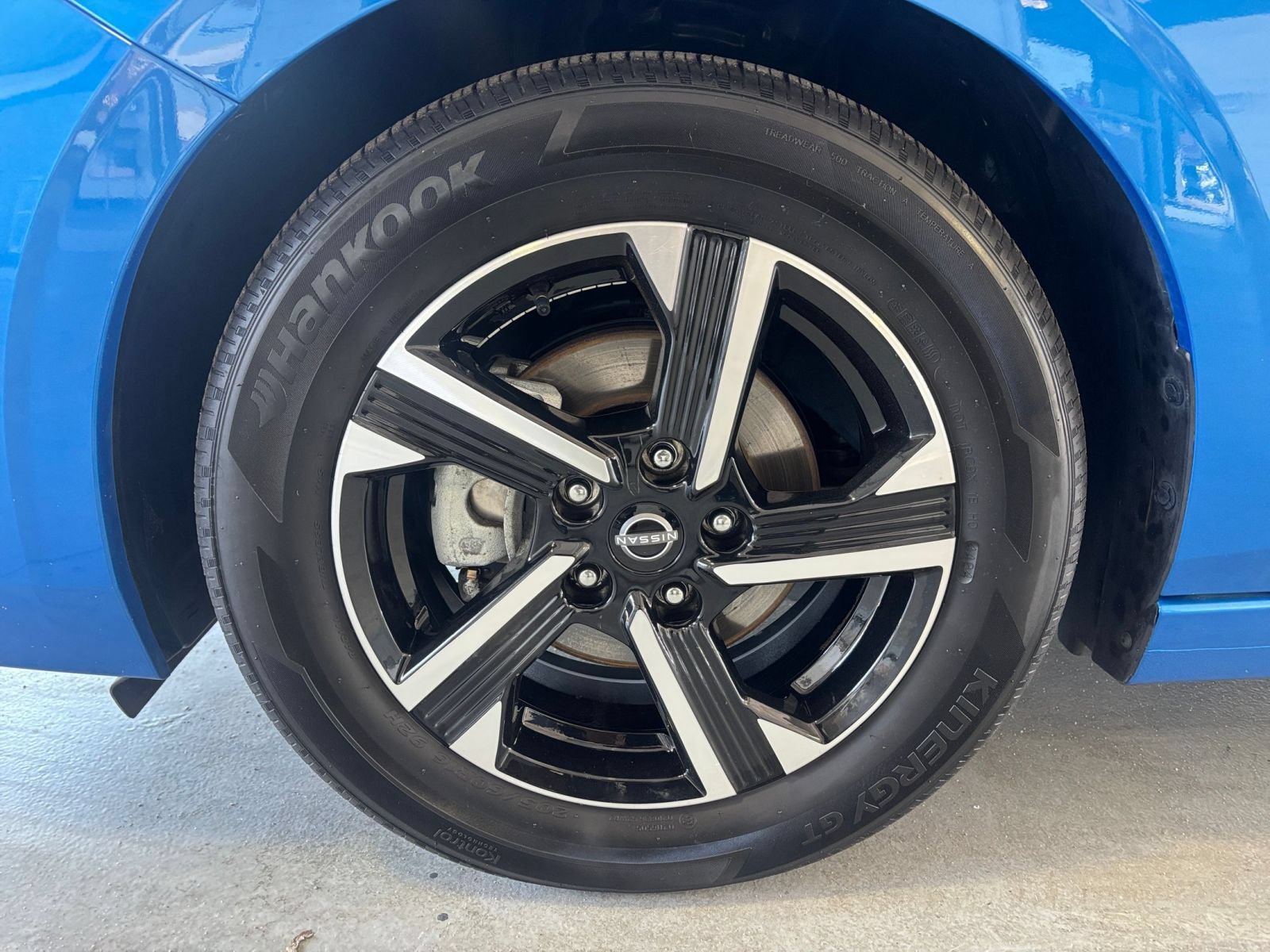 Used 2025 Nissan Sentra SV FWD image 28