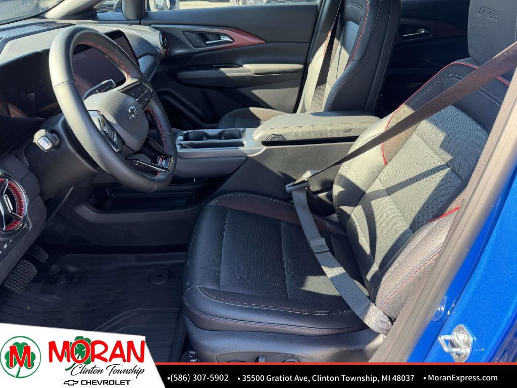 Used 2024 Chevrolet Equinox EV RS FWD image 16
