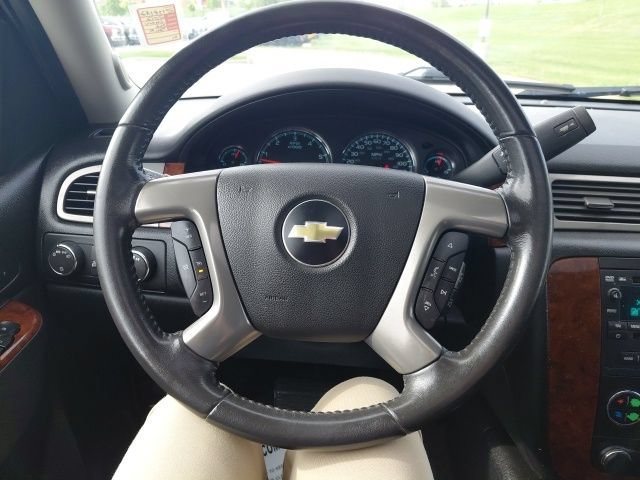 Used 2012 Chevrolet Suburban LT w/ Luxury Package AWD/4WD image 19
