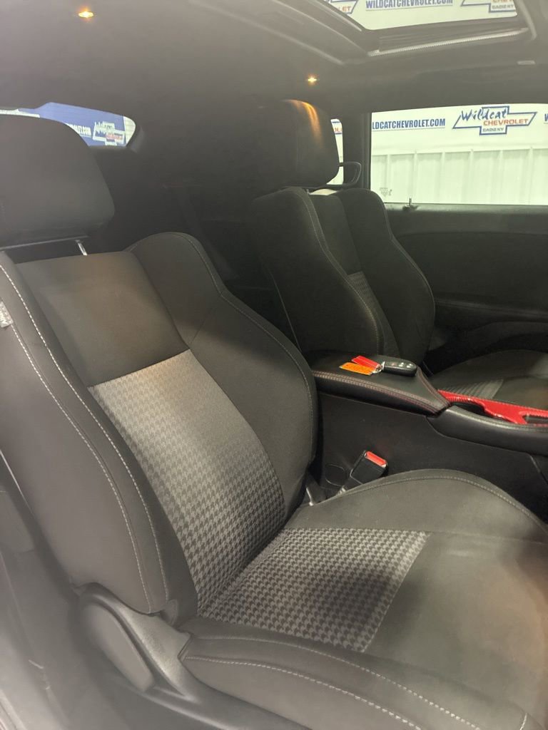 Used 2020 Dodge Challenger R/T w/ Driver Convenience Group RWD image 35