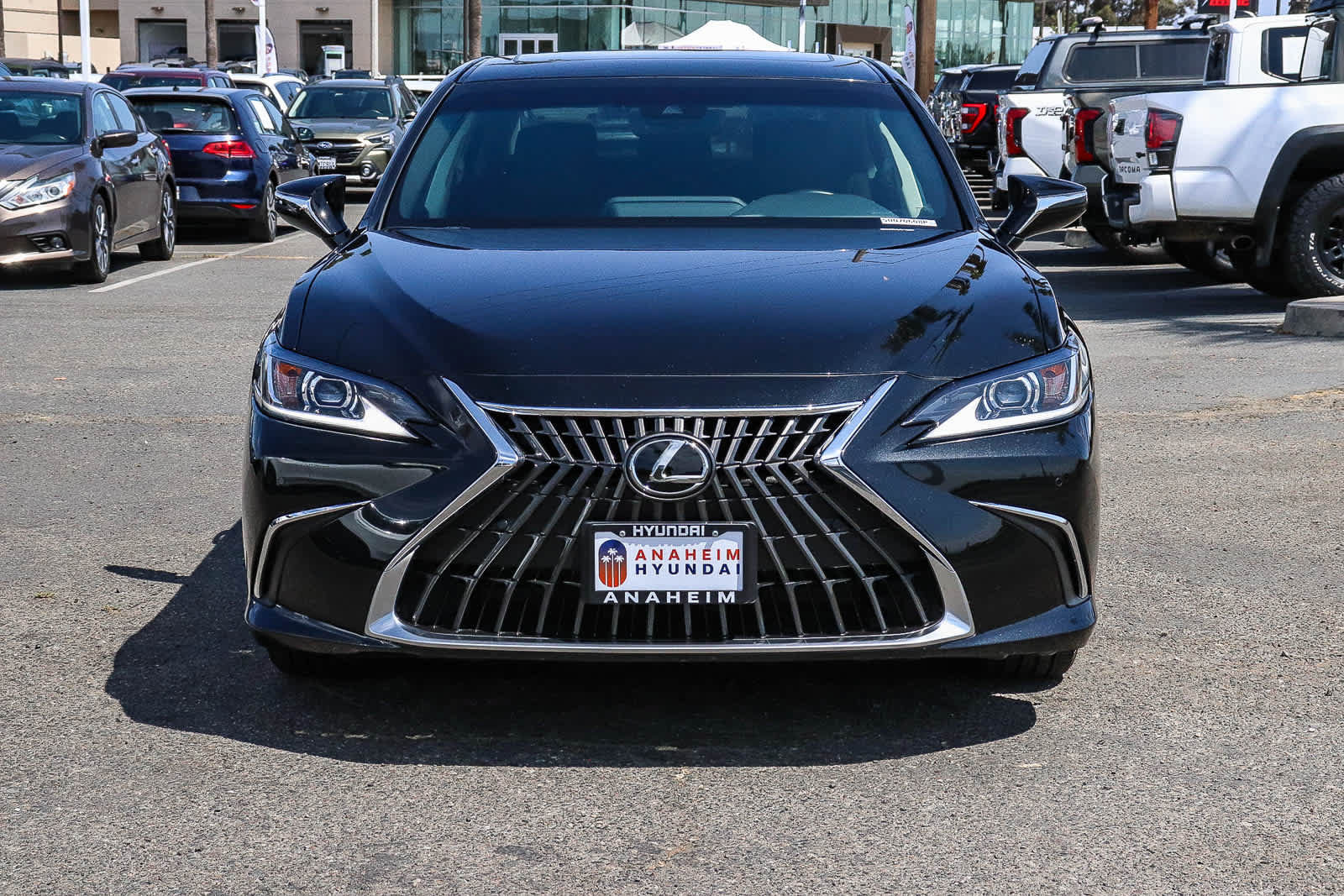 Used 2025 Lexus ES 300h w/ Premium Package FWD image 2