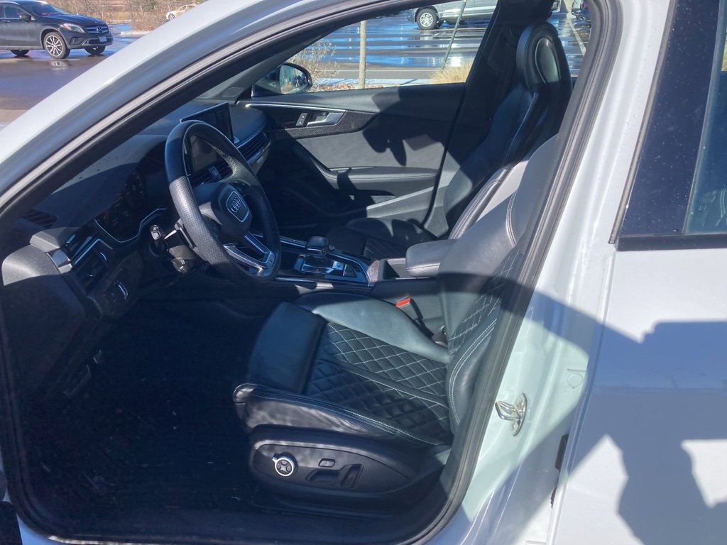 Used 2023 Audi S4 Premium Plus w/ Premium Plus Package image 9