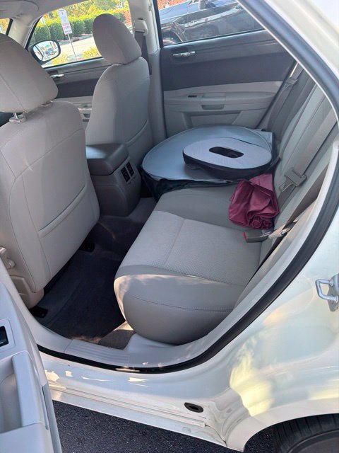 Used 2008 Chrysler 300 LX RWD image 3