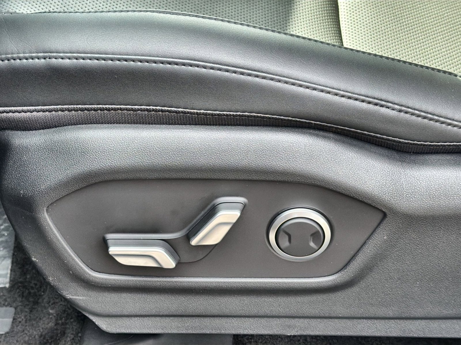 New 2026 Hyundai Santa Fe SEL image 14