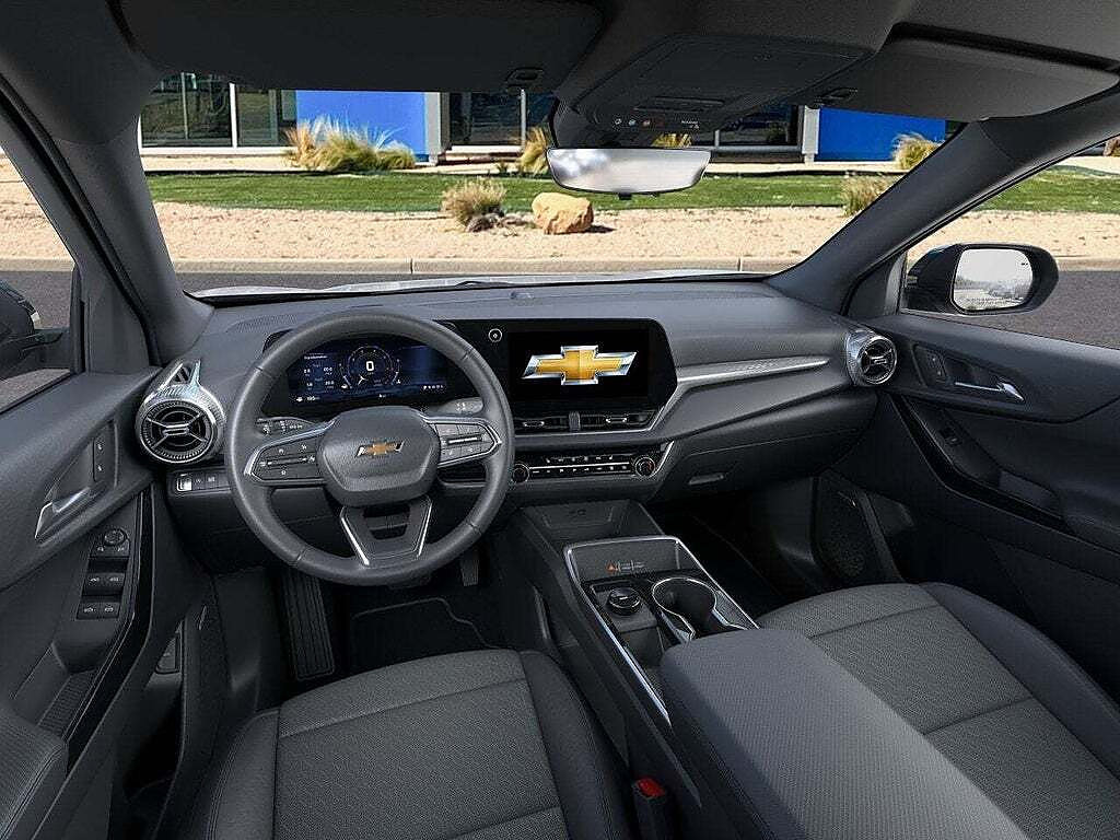 New 2026 Chevrolet Equinox LT w/ Convenience Package II FWD image 45