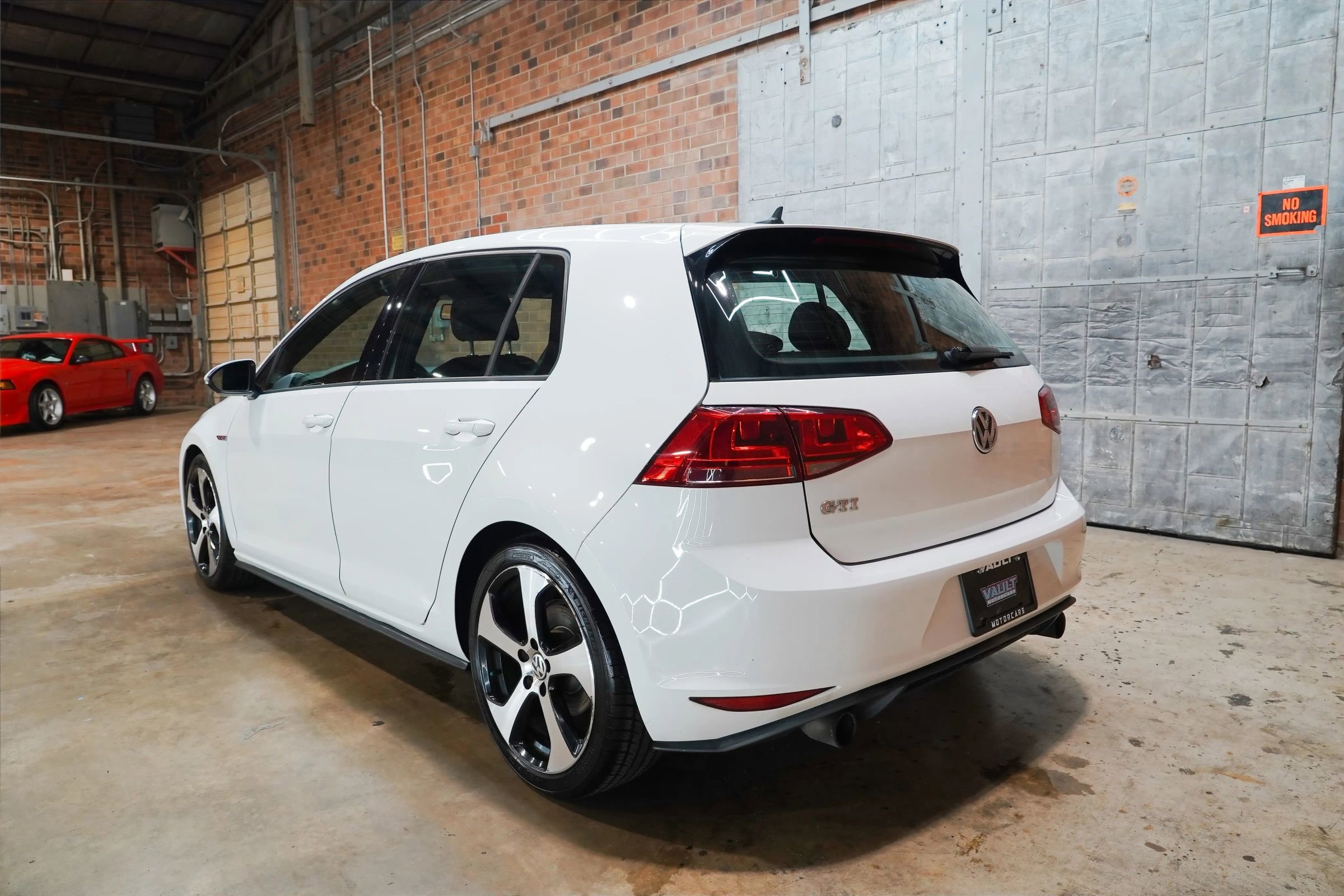 Used 2015 Volkswagen GTI S FWD image 12
