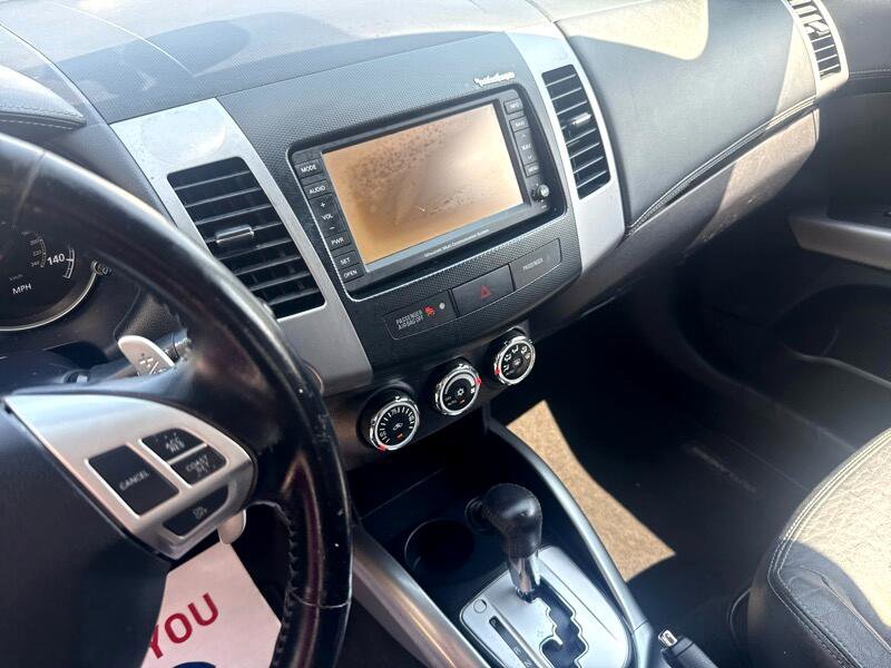 Used 2010 Mitsubishi Outlander XLS image 10