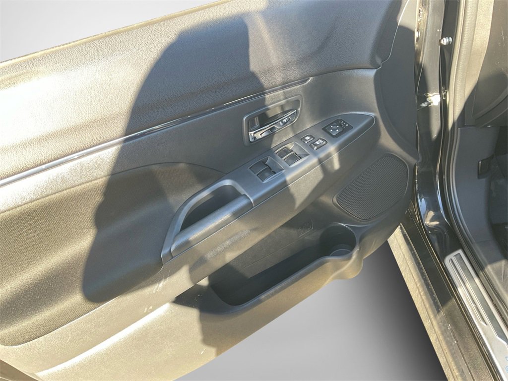 Used 2023 Mitsubishi Outlander Sport LE image 14