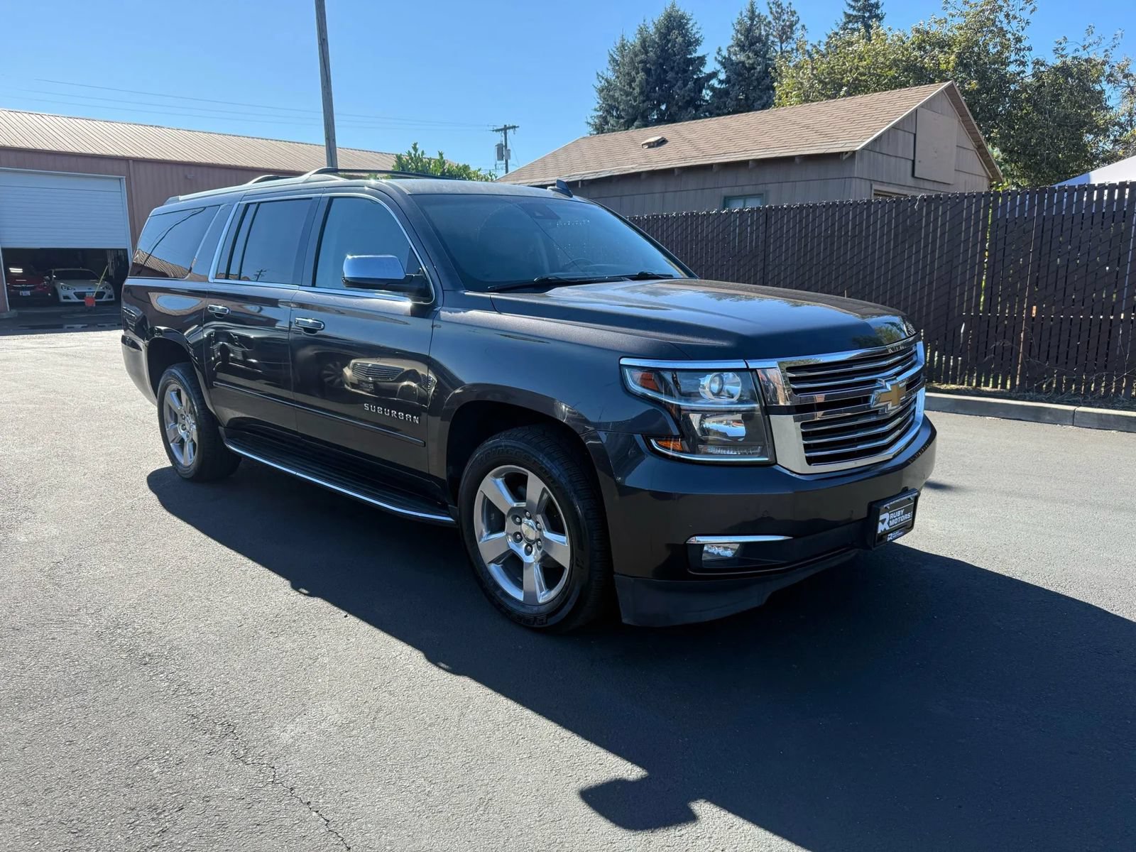 Used 2018 Chevrolet Suburban Premier AWD/4WD image 3