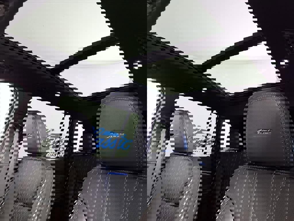 New 2026 Buick Enclave Avenir w/ Super Cruise Package image 16