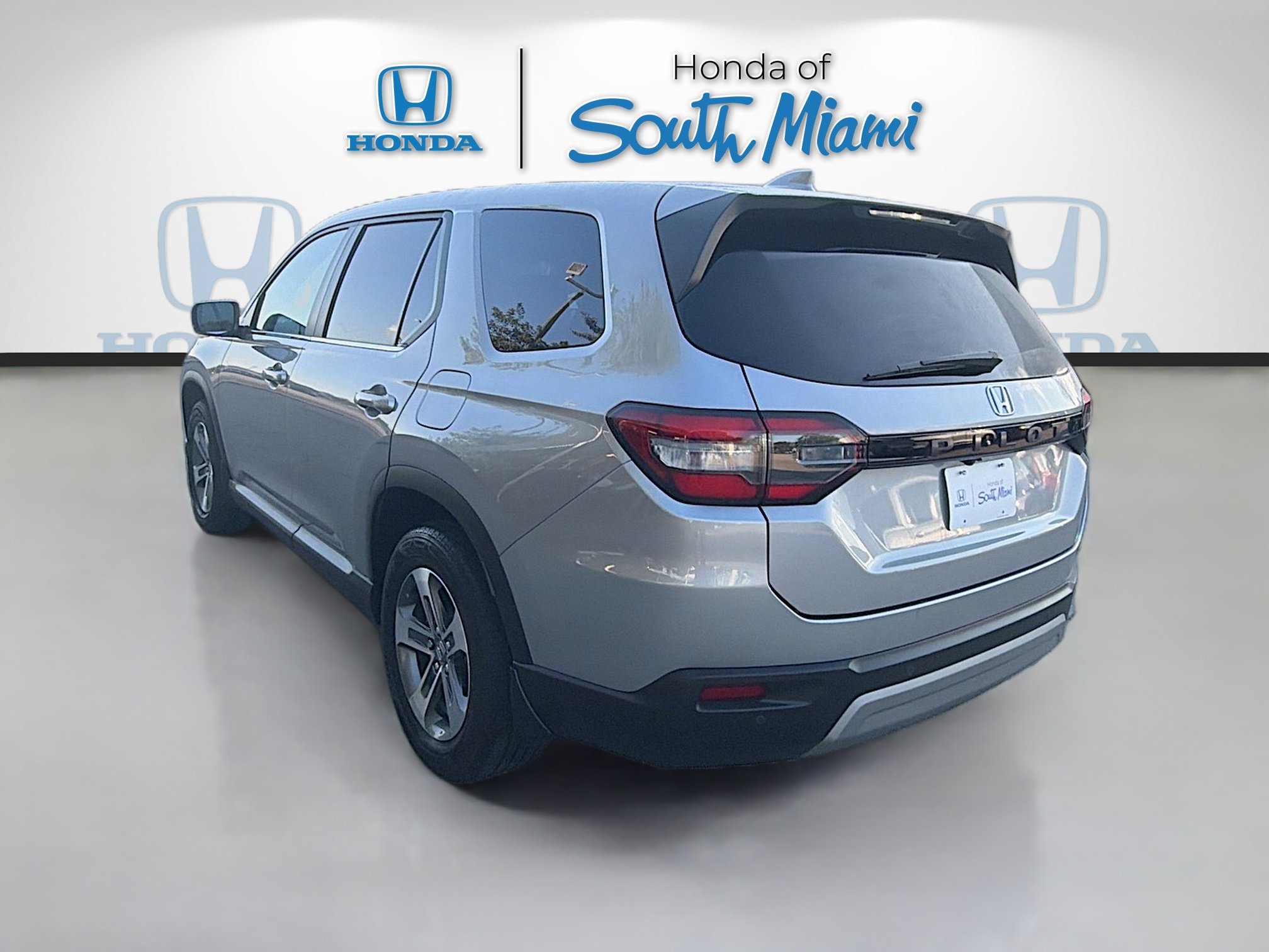Certified 2025 Honda Pilot EX-L image 5