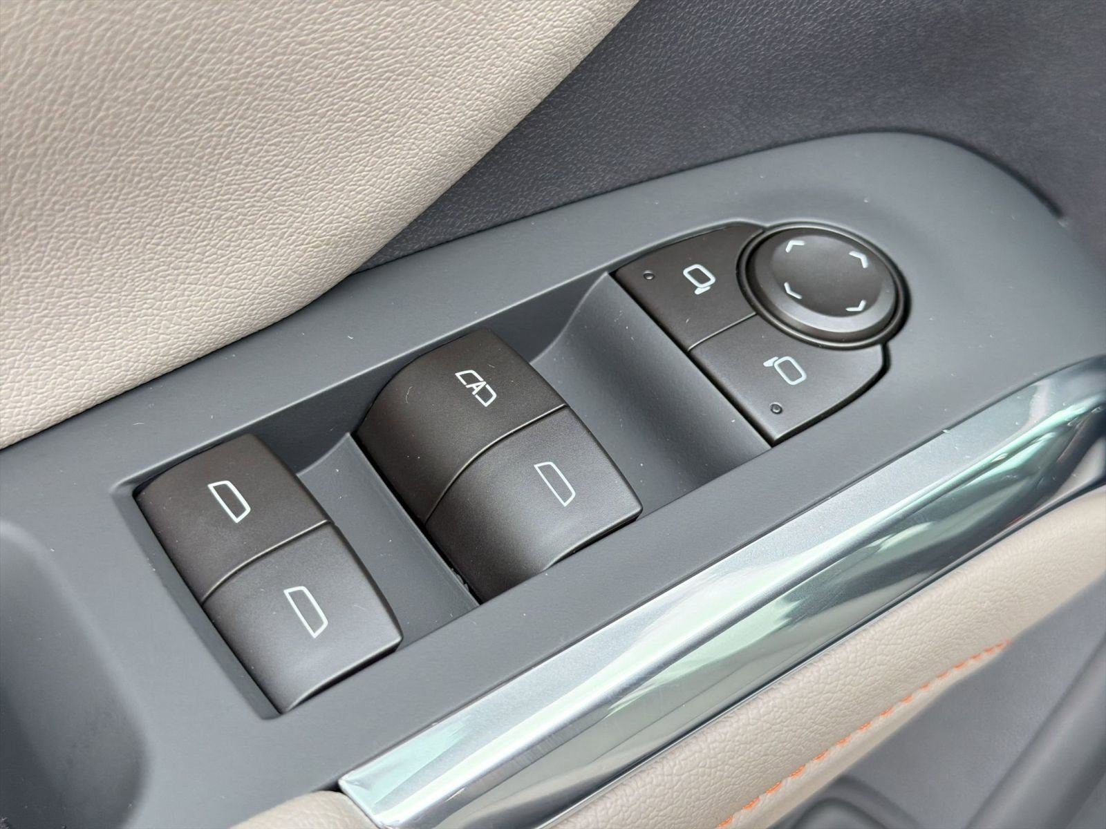 New 2026 Chevrolet Traverse LT FWD image 20