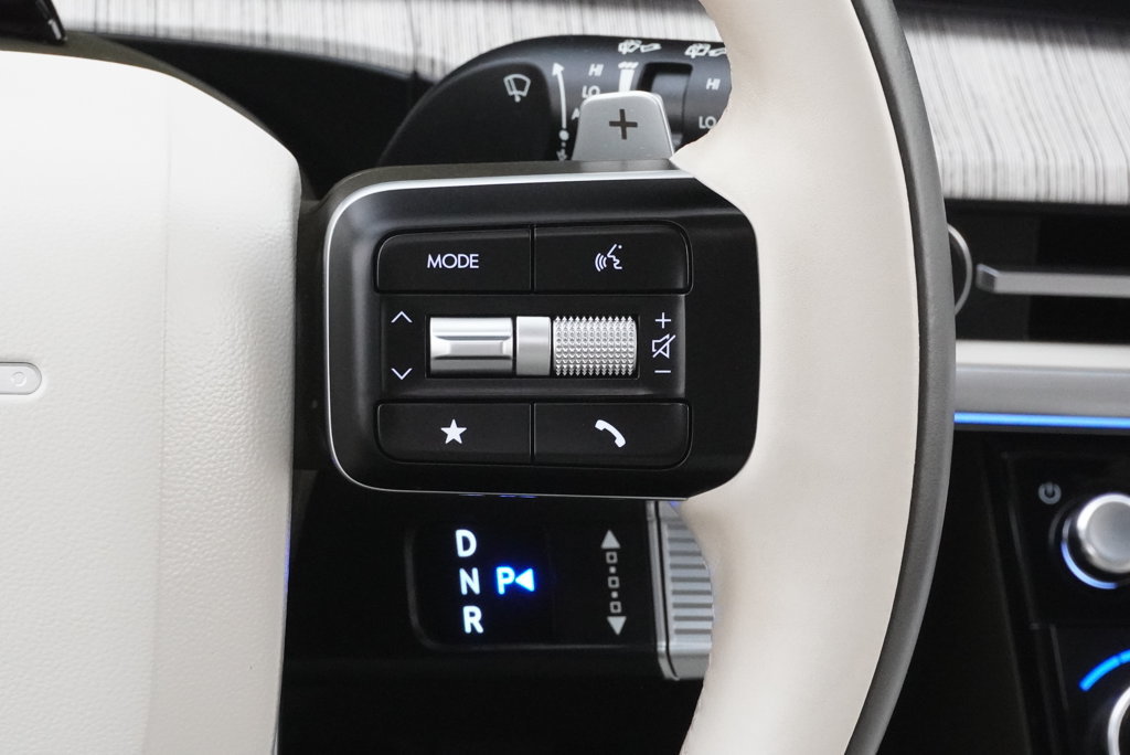 Used 2025 Hyundai Santa Fe Calligraphy FWD image 19