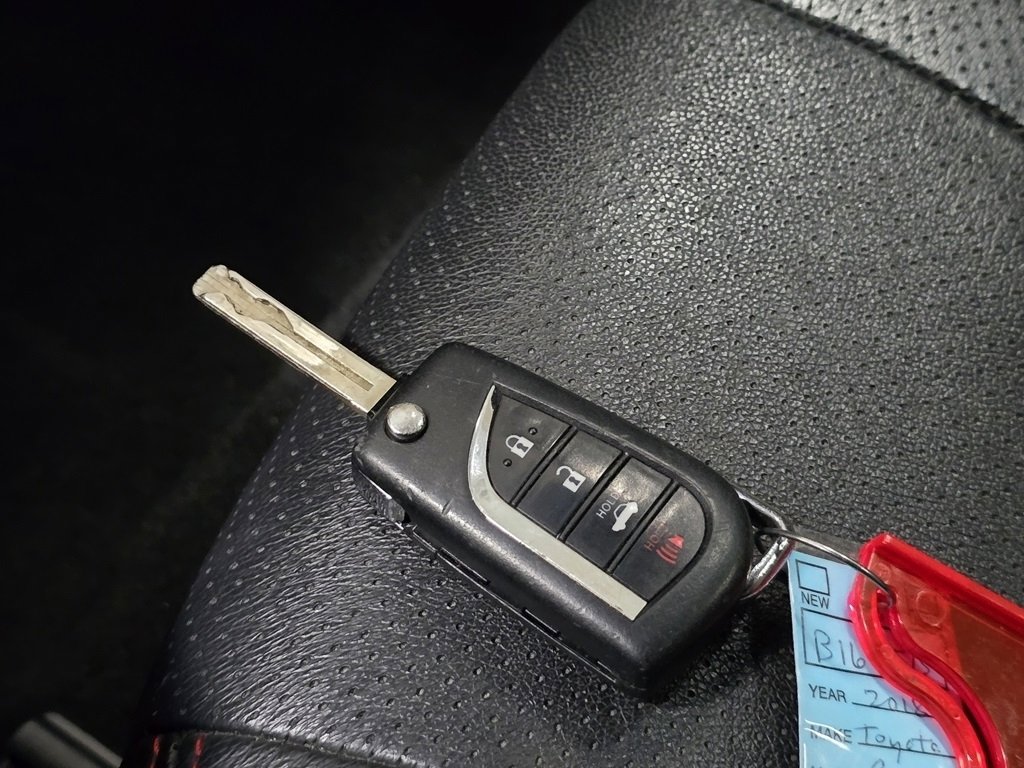 Used 2018 Toyota Camry SE image 31