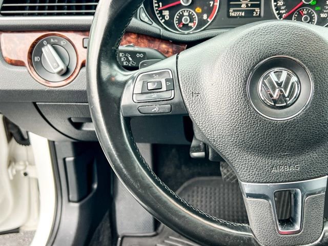 Used 2013 Volkswagen Passat 3.6 SEL Premium image 22