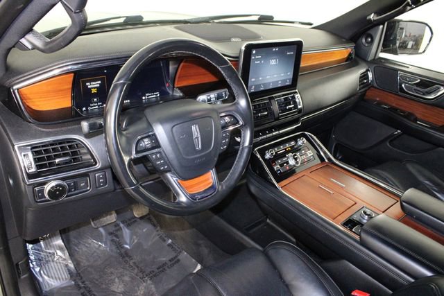 Used 2019 Lincoln Navigator Premiere image 23