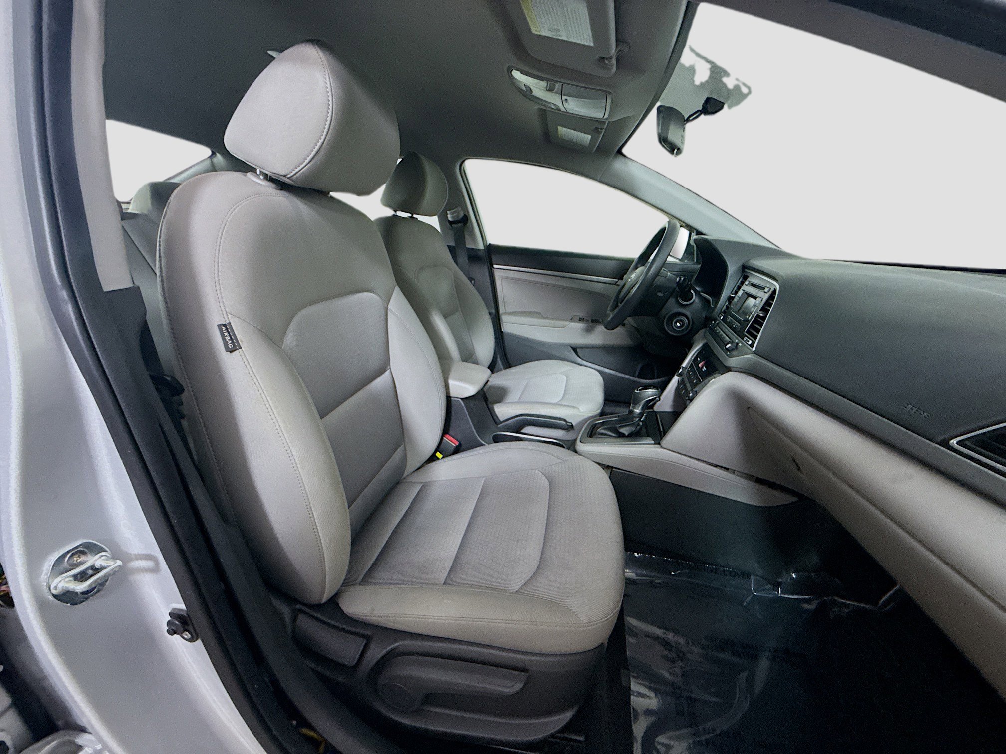 Used 2017 Hyundai Elantra SE w/ Cargo Package image 27