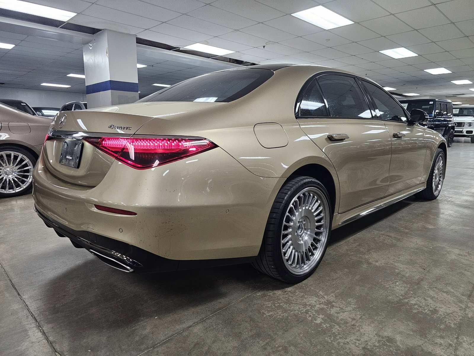 Used 2023 Mercedes-Benz S 580 4MATIC Sedan image 2