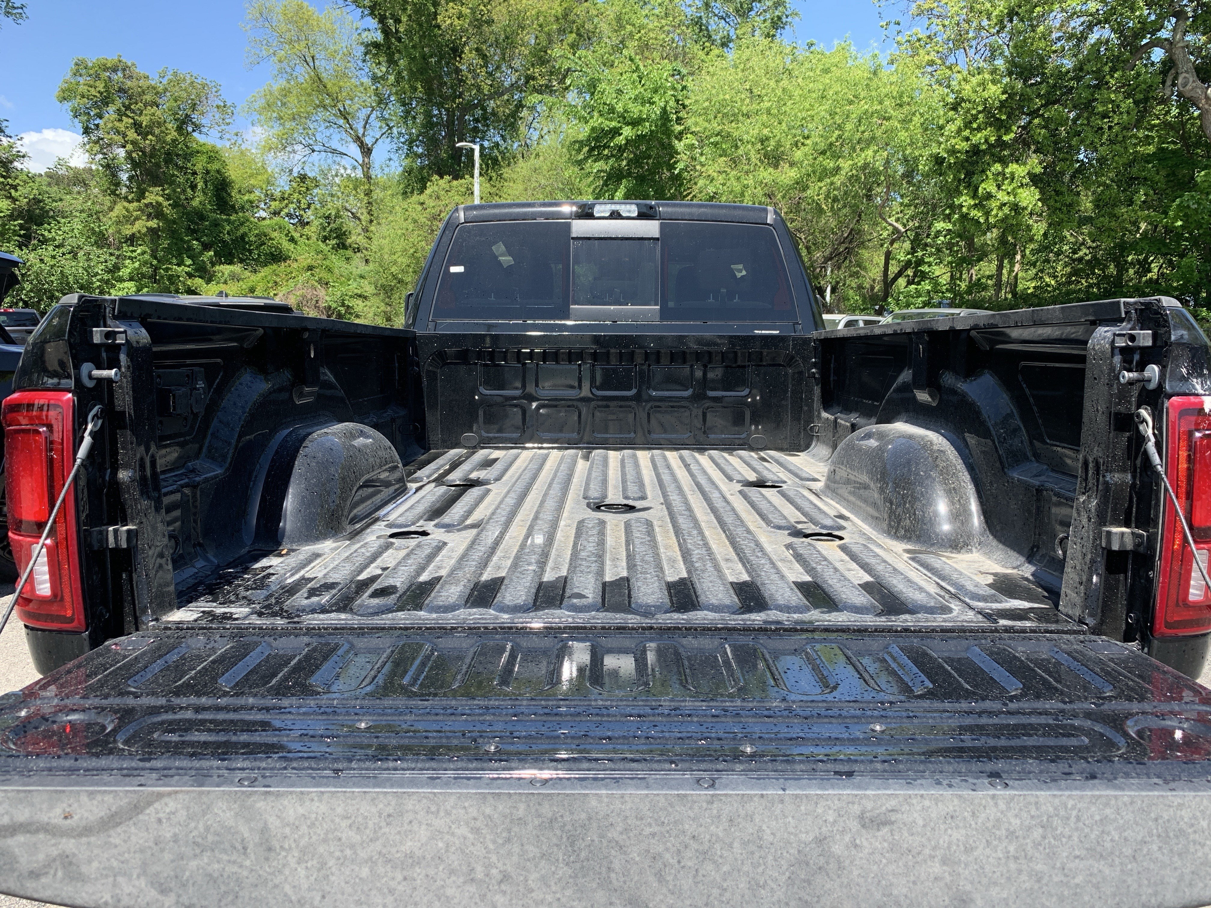 New 2026 RAM 3500 Big Horn AWD/4WD image 31
