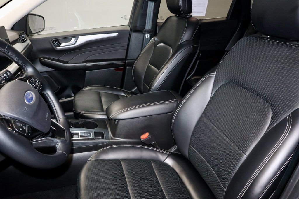 Used 2025 Ford Escape Platinum image 25