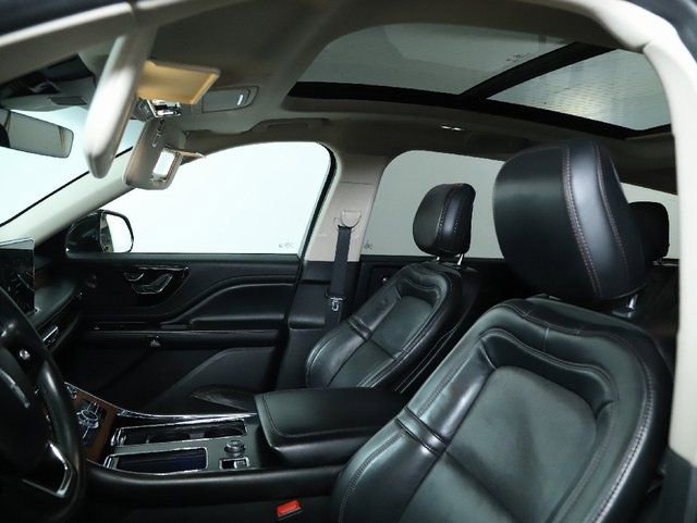 Used 2020 Lincoln Aviator Reserve w/ Class IV Trailer Tow Package image 22