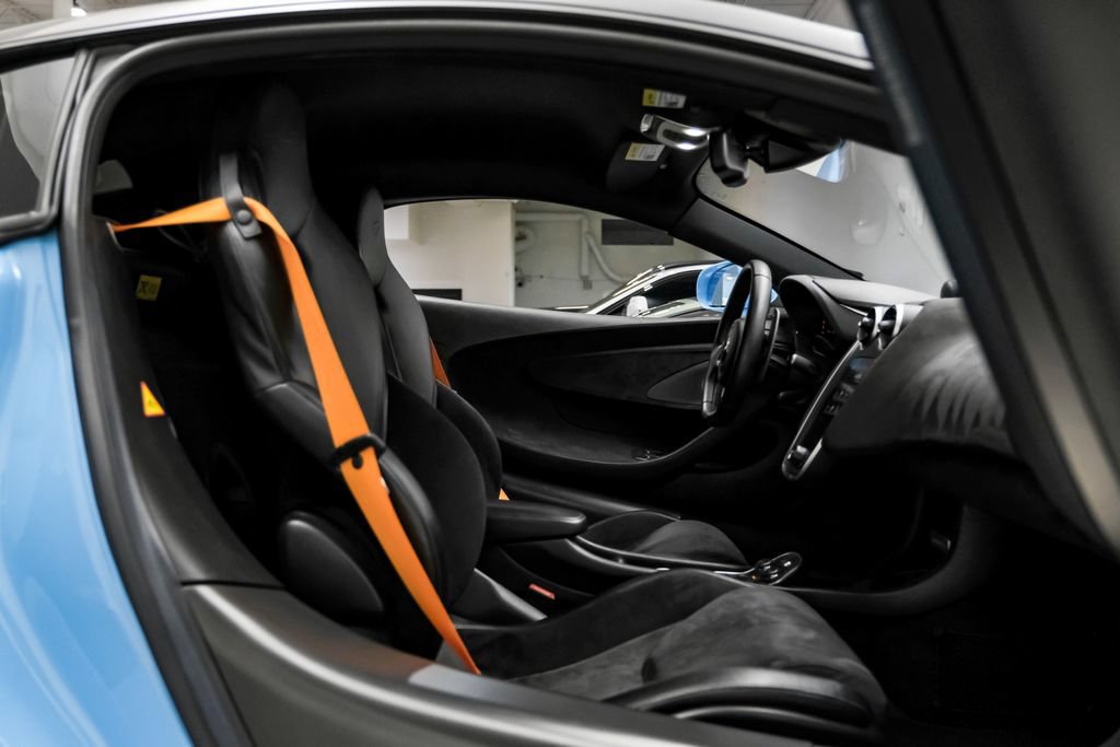 Used 2019 McLaren 600LT RWD image 30