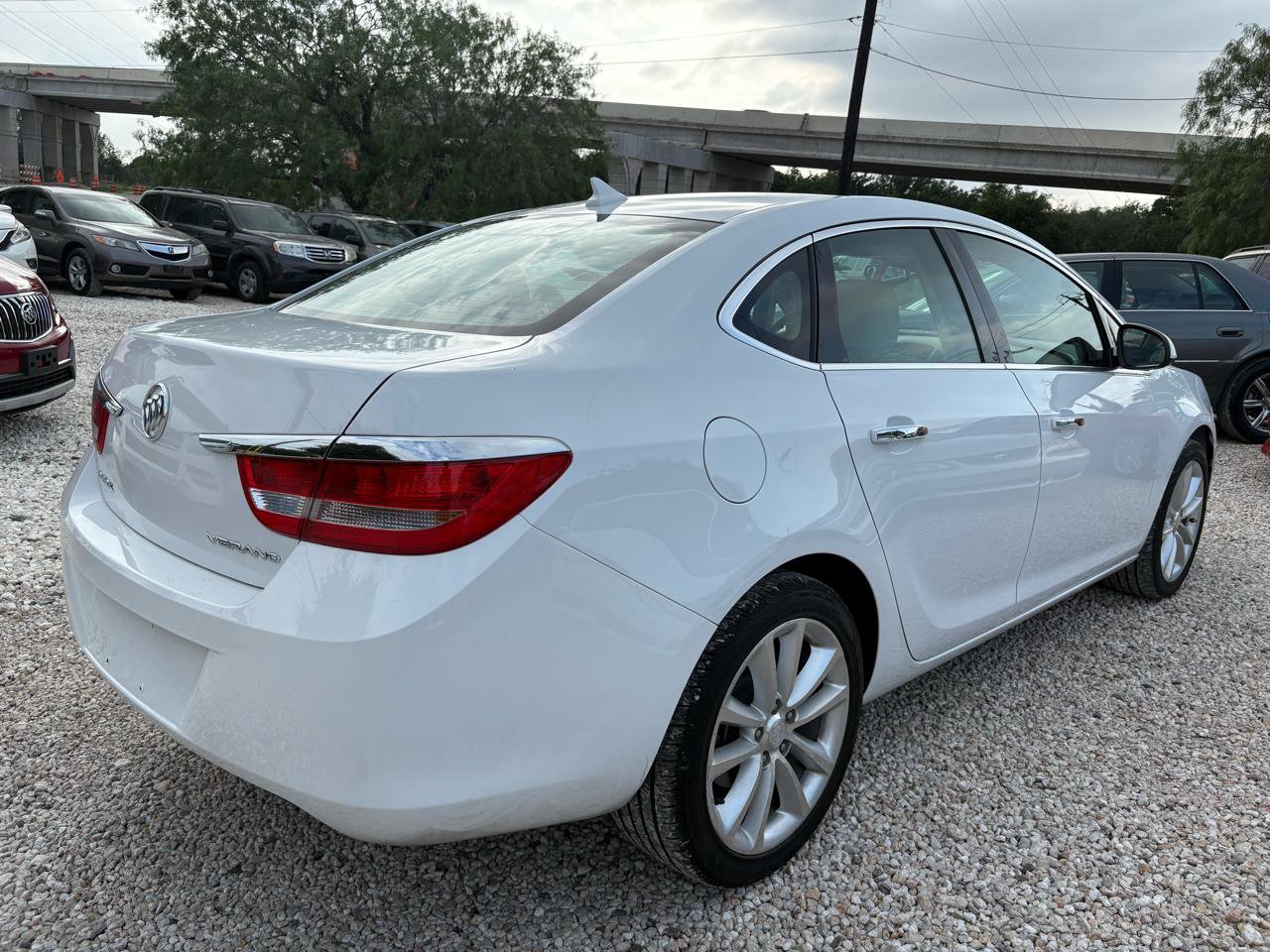 Used 2013 Buick Verano FWD image 3