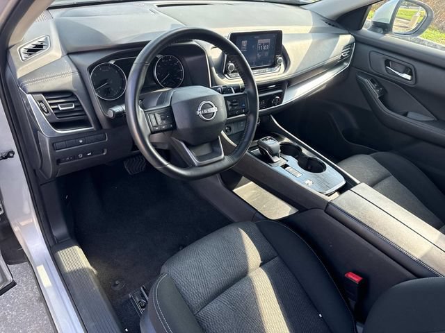Used 2025 Nissan Rogue SV FWD image 22
