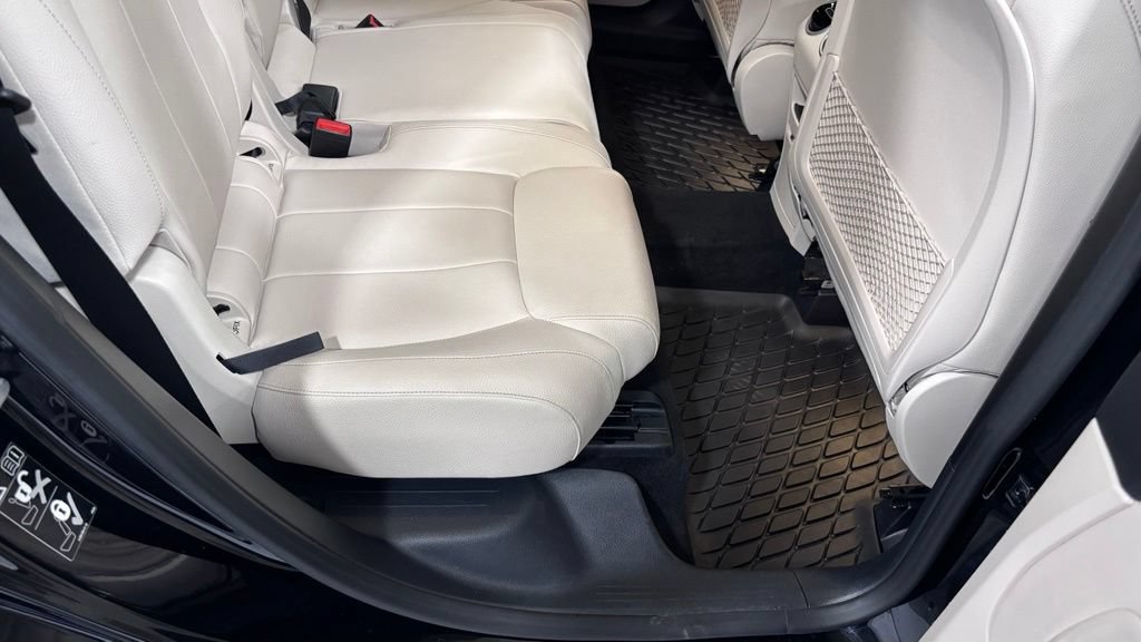 Used 2021 Mercedes-Benz GLB 250 4MATIC image 24