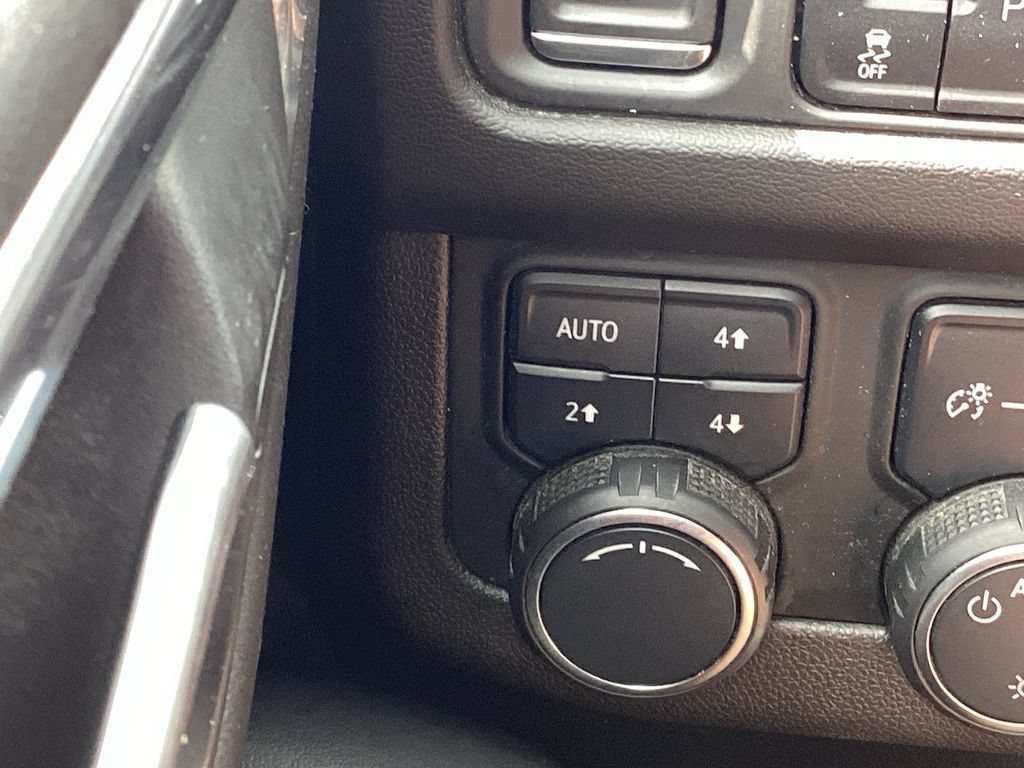 Used 2021 Chevrolet Suburban Z71 AWD/4WD image 38