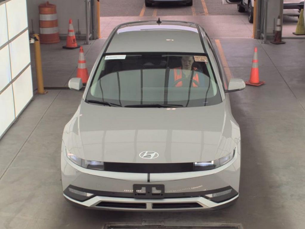 Used 2023 Hyundai Ioniq 5 SEL w/ Cargo Package AWD/4WD image 2