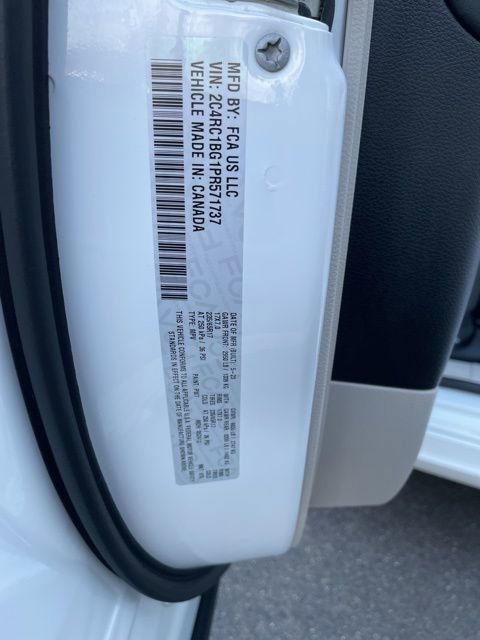 Used 2023 Chrysler Pacifica Touring-L FWD image 38