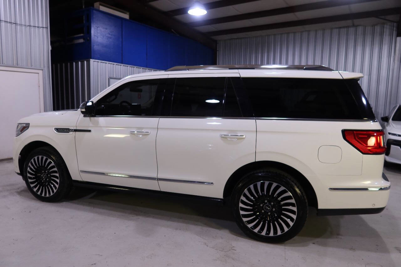 Used 2020 Lincoln Navigator Black Label w/ Cargo Convenience Package image 2