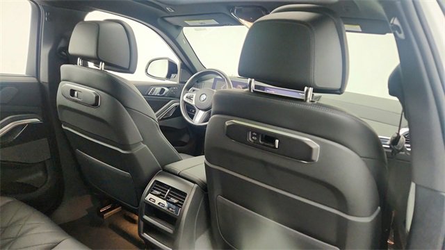 Used 2024 BMW X6 xDrive40i w/ Premium Package image 28