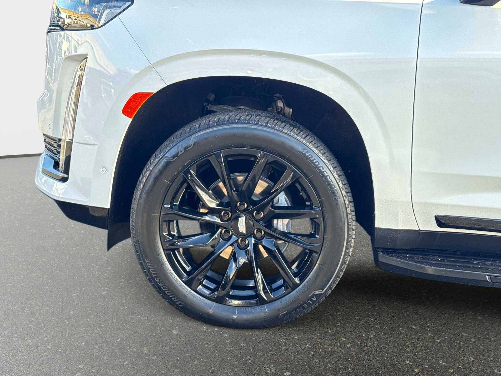 Used 2024 Cadillac Escalade ESV Sport Platinum w/ LPO, ONYX Package image 29